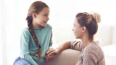كيف أعزز ثقة ابنتي بنفسها